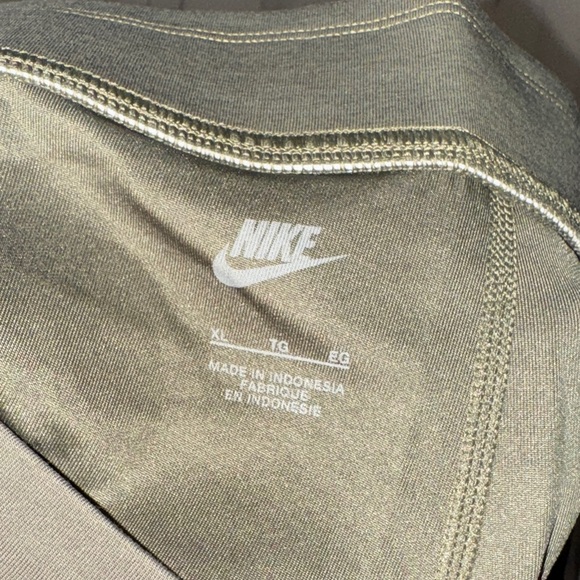 Nike Dark Green Leggings with White Accents - Picture 9 of 13